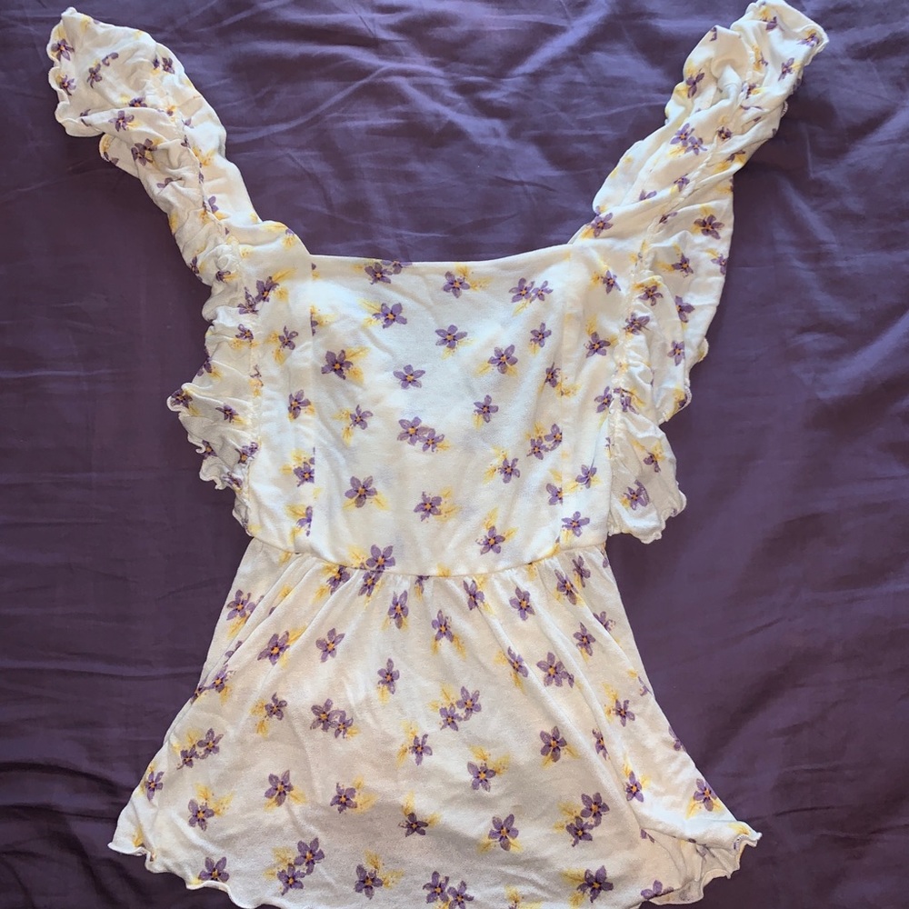 Floral tank top, super cute
